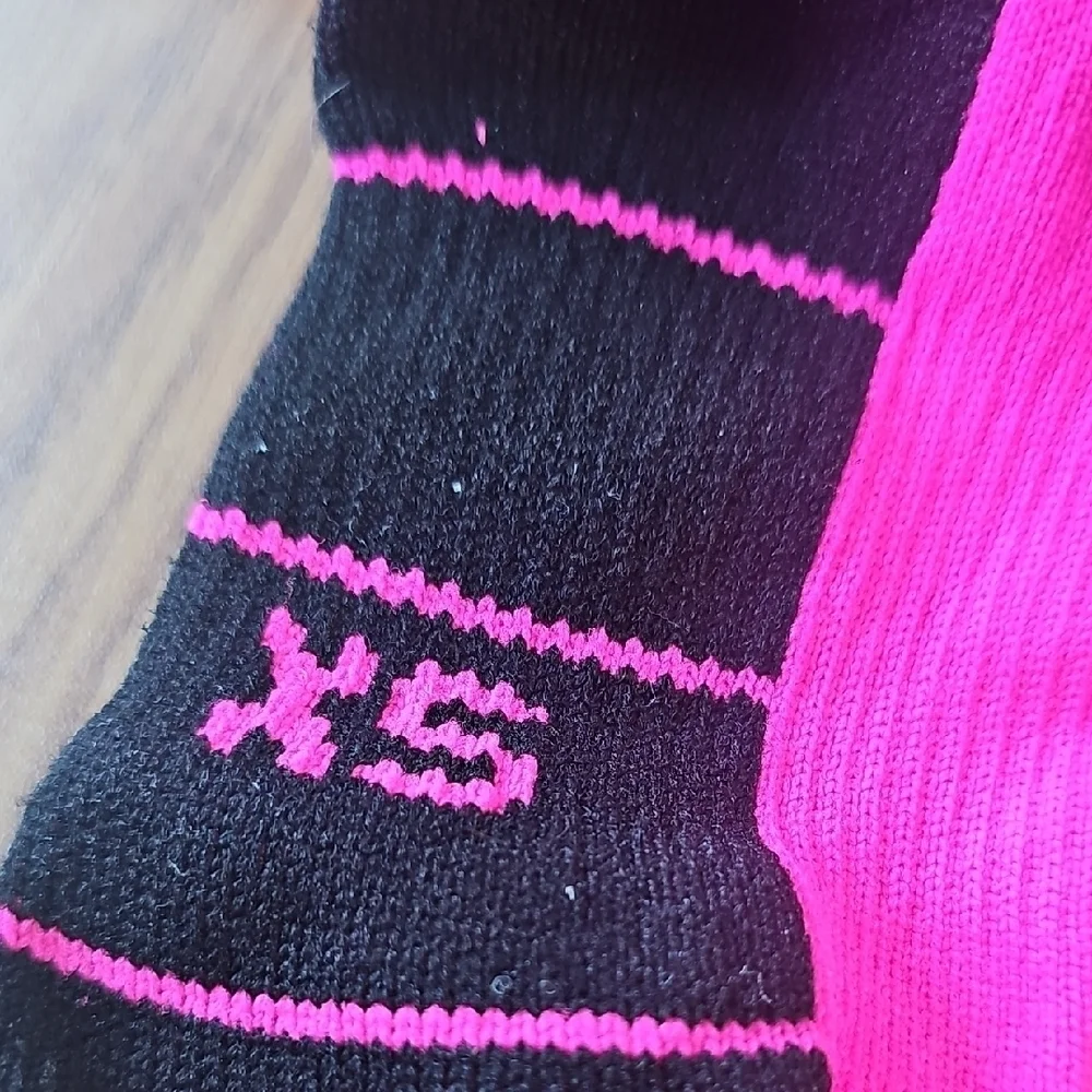 Girls Vibrant Pink and Black Athletic Socks Size Xsmall